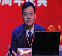 中國科學(xué)院院士、西北生態(tài)環(huán)境資源研究院常務(wù)副院長、我國著名寒區(qū)土木工程專家、博士生導(dǎo)師賴遠(yuǎn)明教授就“寒區(qū)道路熱學(xué)特性分析方法和凍害防治技術(shù)”?與嘉賓、校友和師生分享了自己獨(dú)特的見解